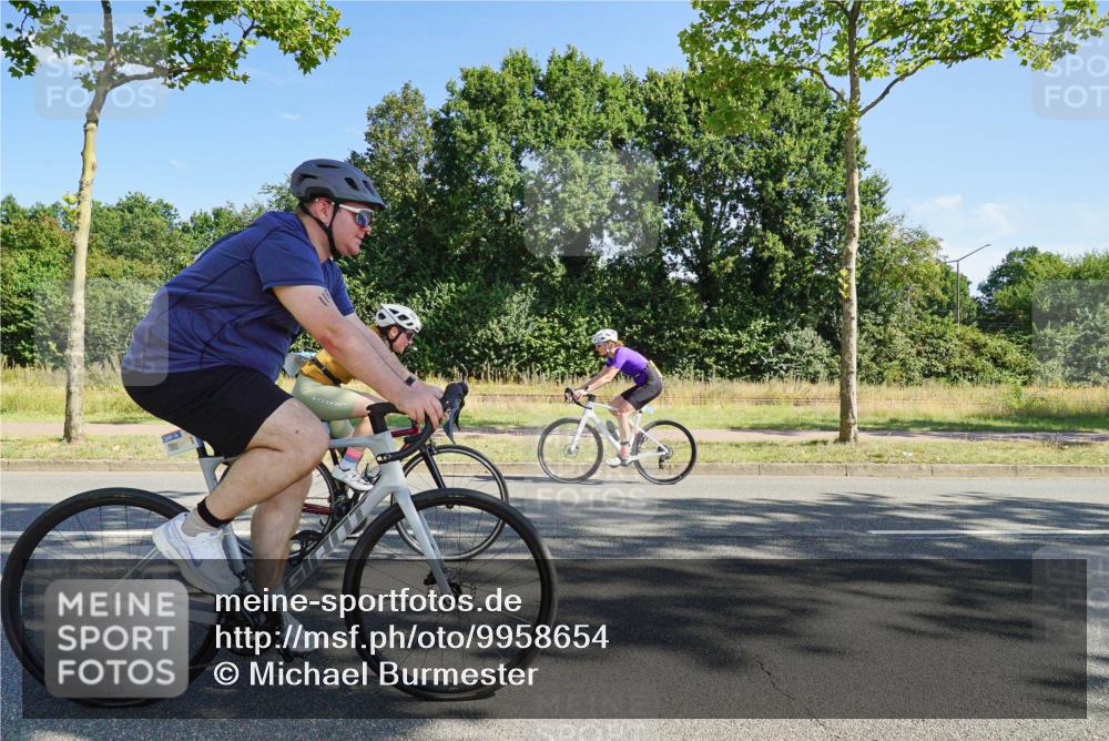 09.08.2026 - GEWOBA Citytriathlon Bremen Michael Burmester http://msf.ph/oto/9958654 09.08.2026 10:55:50 Radfahren 31, 41, 45, 93, 119, 155, 157, 211, 426, 440, 491, 494 meine-sportfotos.de