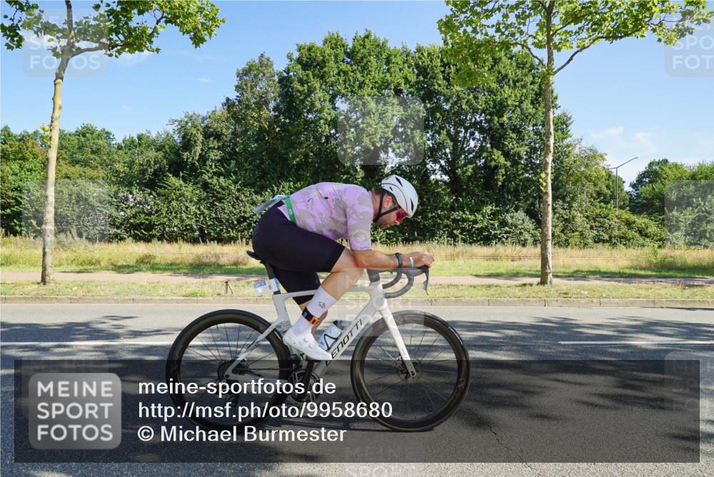 09.08.2026 - GEWOBA Citytriathlon Bremen Michael Burmester http://msf.ph/oto/9958680 09.08.2026 10:56:44 Radfahren 75, 147, 149, 480, 504 meine-sportfotos.de
