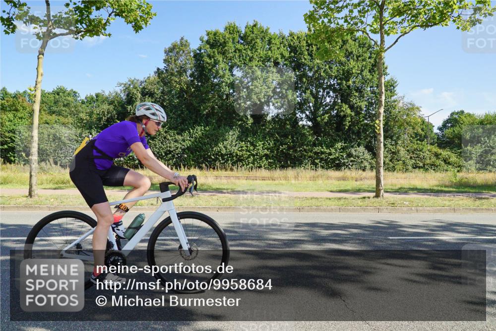 09.08.2026 - GEWOBA Citytriathlon Bremen Michael Burmester http://msf.ph/oto/9958684 09.08.2026 10:56:50 Radfahren 75, 113, 147, 149, 399, 460, 480, 504 meine-sportfotos.de
