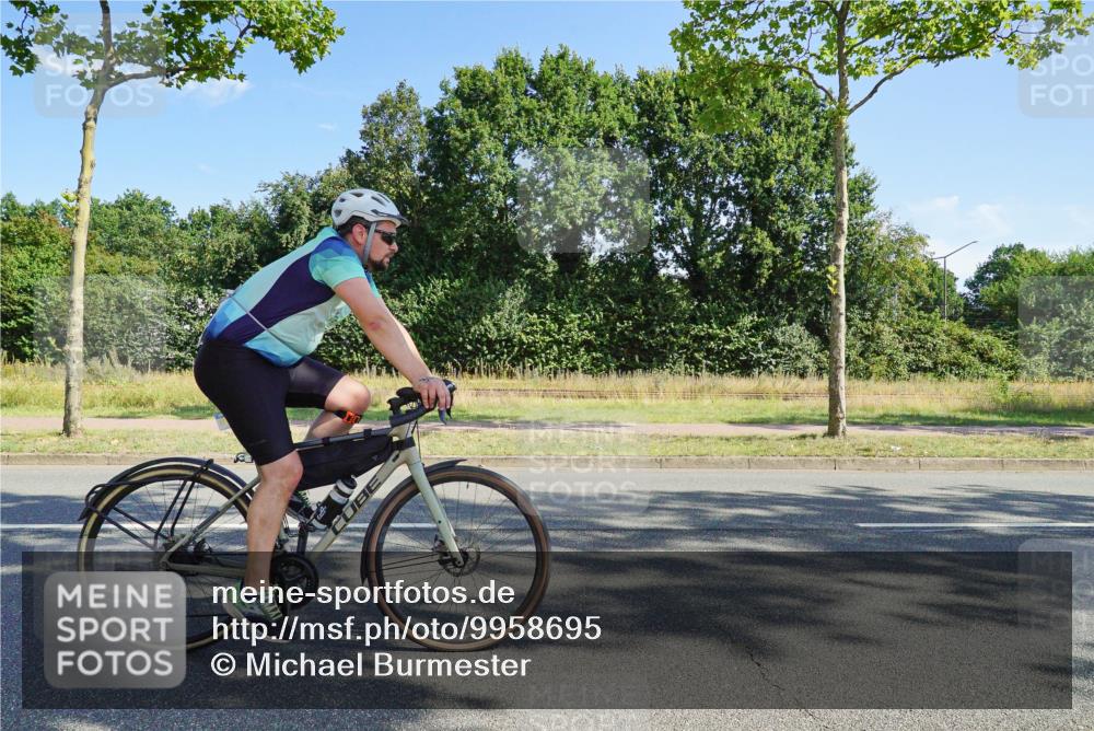 09.08.2026 - GEWOBA Citytriathlon Bremen Michael Burmester http://msf.ph/oto/9958695 09.08.2026 10:57:14 Radfahren 183, 191, 243, 281, 361 meine-sportfotos.de