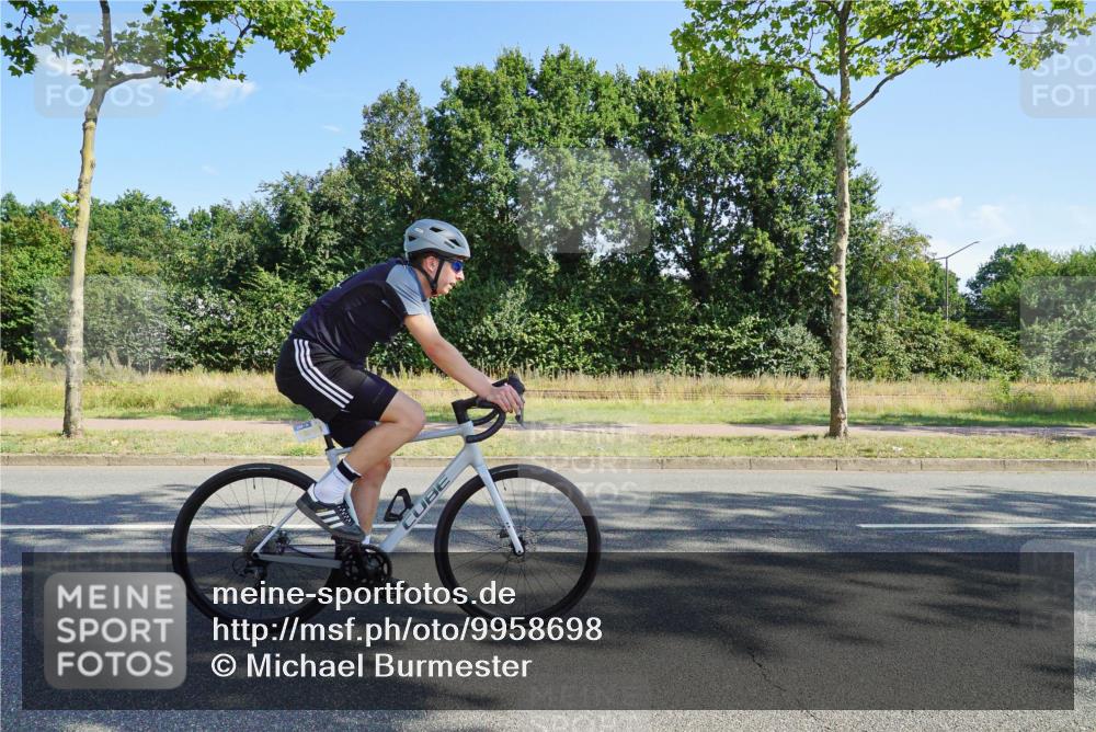 09.08.2026 - GEWOBA Citytriathlon Bremen Michael Burmester http://msf.ph/oto/9958698 09.08.2026 10:57:23 Radfahren 183, 191, 205, 281 meine-sportfotos.de