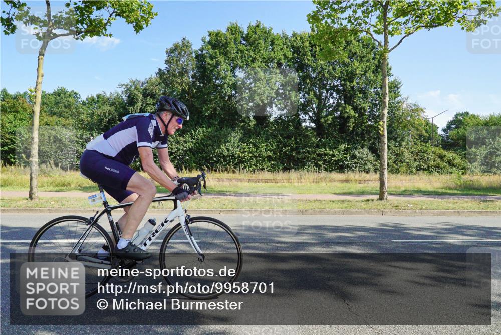 09.08.2026 - GEWOBA Citytriathlon Bremen Michael Burmester http://msf.ph/oto/9958701 09.08.2026 10:57:36 Radfahren 117, 205, 451, 462 meine-sportfotos.de