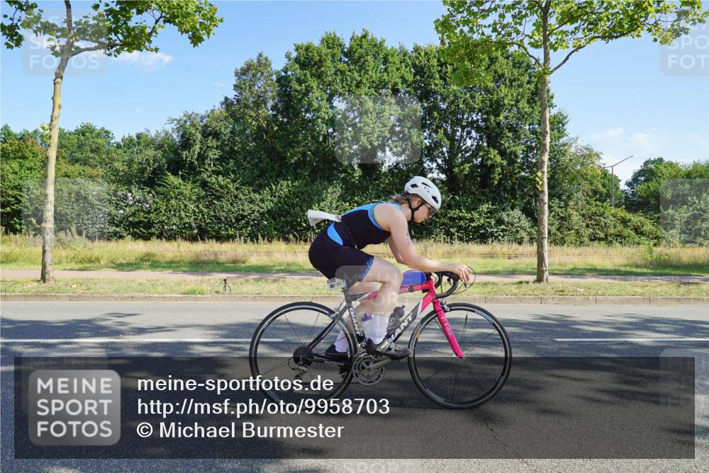 09.08.2026 - GEWOBA Citytriathlon Bremen Michael Burmester http://msf.ph/oto/9958703 09.08.2026 10:57:41 Radfahren 117, 451, 462 meine-sportfotos.de