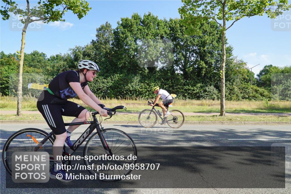 09.08.2026 - GEWOBA Citytriathlon Bremen Michael Burmester http://msf.ph/oto/9958707 09.08.2026 10:57:59 Radfahren 171, 434, 446 meine-sportfotos.de