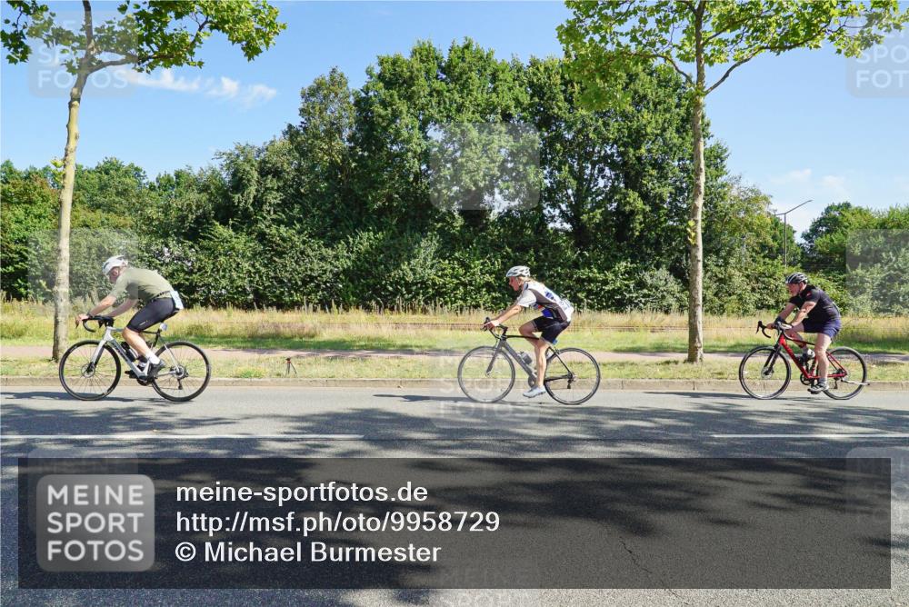 09.08.2026 - GEWOBA Citytriathlon Bremen Michael Burmester http://msf.ph/oto/9958729 09.08.2026 10:59:49 Radfahren 49 meine-sportfotos.de