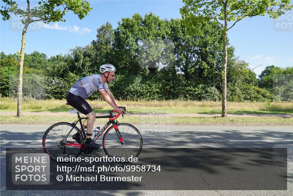 09.08.2026 - GEWOBA Citytriathlon Bremen Michael Burmester http://msf.ph/oto/9958734 09.08.2026 11:00:05 Radfahren 49 meine-sportfotos.de
