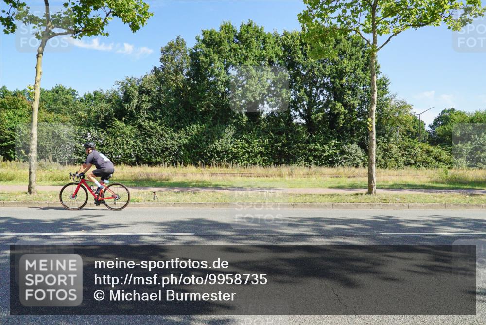 09.08.2026 - GEWOBA Citytriathlon Bremen Michael Burmester http://msf.ph/oto/9958735 09.08.2026 11:00:12 Radfahren  meine-sportfotos.de