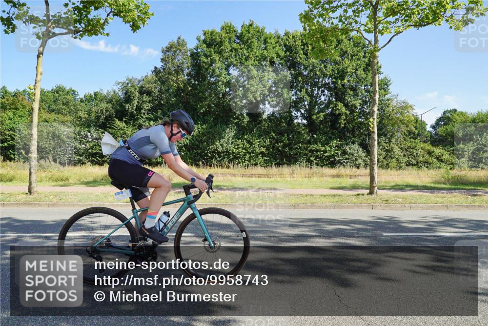 09.08.2026 - GEWOBA Citytriathlon Bremen Michael Burmester http://msf.ph/oto/9958743 09.08.2026 11:00:35 Radfahren 73, 91, 127, 161, 165, 415, 424, 425 meine-sportfotos.de