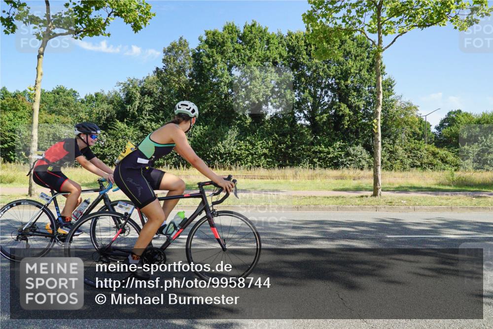 09.08.2026 - GEWOBA Citytriathlon Bremen Michael Burmester http://msf.ph/oto/9958744 09.08.2026 11:00:38 Radfahren 73, 91, 127, 161, 165, 415, 424, 425 meine-sportfotos.de