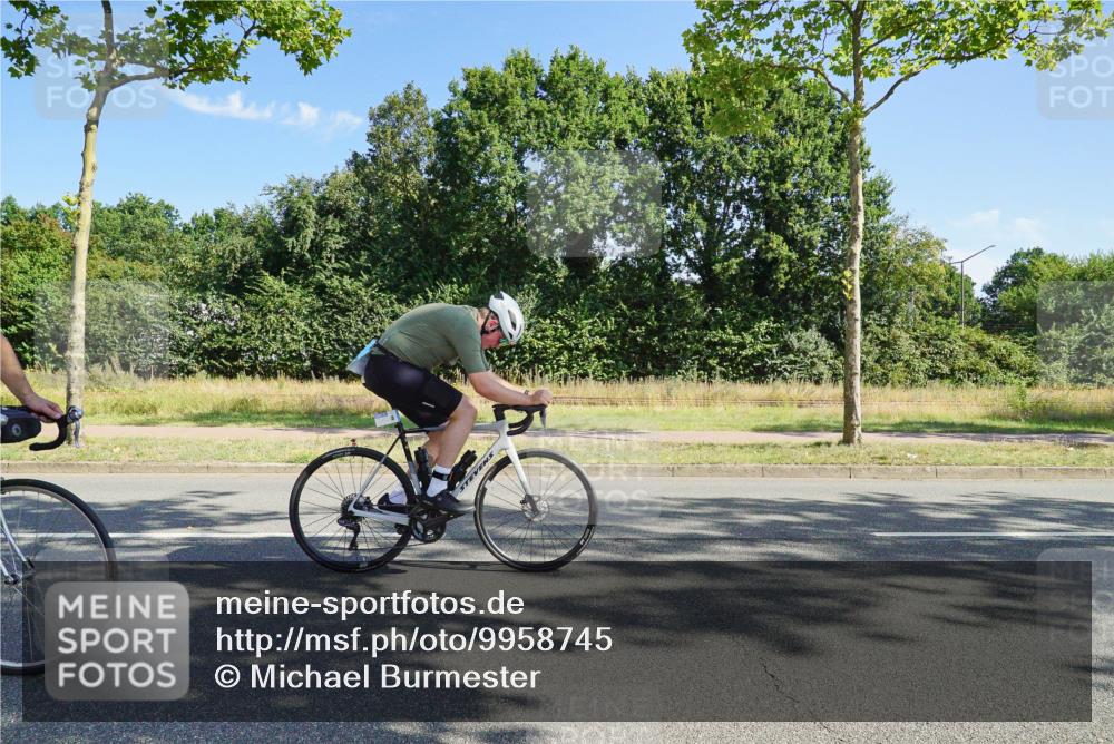 09.08.2026 - GEWOBA Citytriathlon Bremen Michael Burmester http://msf.ph/oto/9958745 09.08.2026 11:00:40 Radfahren 73, 91, 127, 161, 165, 415, 424, 425 meine-sportfotos.de