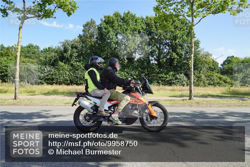 09.08.2026 - GEWOBA Citytriathlon Bremen Michael Burmester http://msf.ph/oto/9958750 09.08.2026 11:00:55 Radfahren 69, 77, 127, 435 meine-sportfotos.de
