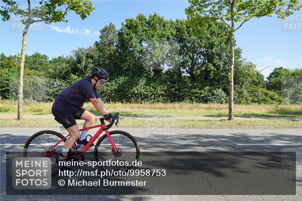 09.08.2026 - GEWOBA Citytriathlon Bremen Michael Burmester http://msf.ph/oto/9958753 09.08.2026 11:01:08 Radfahren 77, 78, 197, 420 meine-sportfotos.de