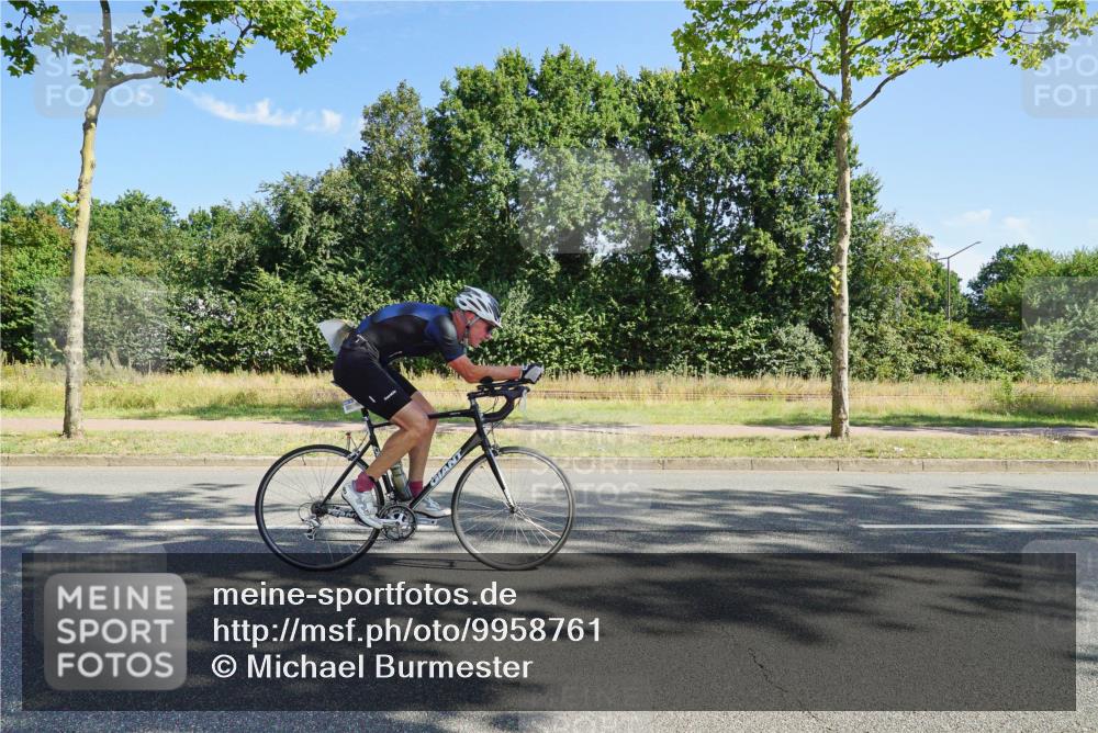 09.08.2026 - GEWOBA Citytriathlon Bremen Michael Burmester http://msf.ph/oto/9958761 09.08.2026 11:01:36 Radfahren 412, 469 meine-sportfotos.de
