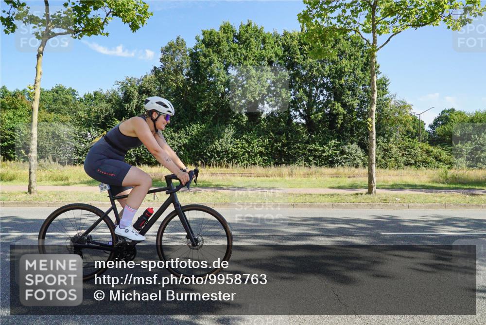 09.08.2026 - GEWOBA Citytriathlon Bremen Michael Burmester http://msf.ph/oto/9958763 09.08.2026 11:01:49 Radfahren 9, 469 meine-sportfotos.de