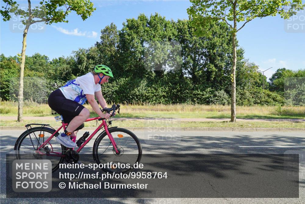 09.08.2026 - GEWOBA Citytriathlon Bremen Michael Burmester http://msf.ph/oto/9958764 09.08.2026 11:01:55 Radfahren 9, 469 meine-sportfotos.de