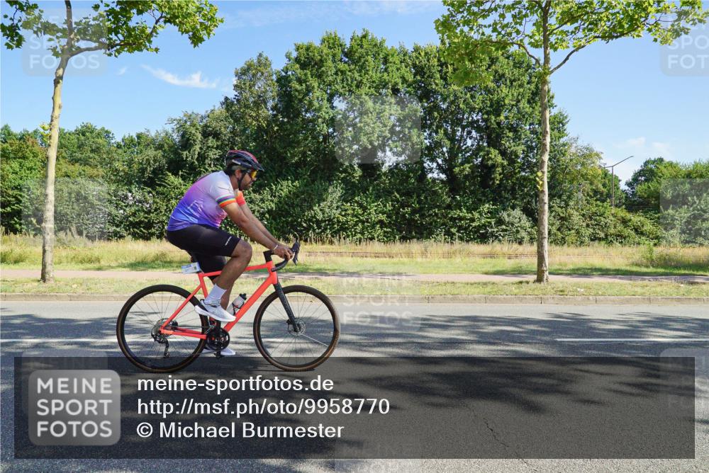 09.08.2026 - GEWOBA Citytriathlon Bremen Michael Burmester http://msf.ph/oto/9958770 09.08.2026 11:02:55 Radfahren 11, 229, 485 meine-sportfotos.de