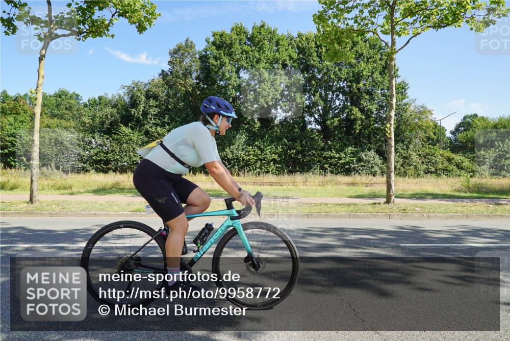 09.08.2026 - GEWOBA Citytriathlon Bremen Michael Burmester http://msf.ph/oto/9958772 09.08.2026 11:03:04 Radfahren 11, 485 meine-sportfotos.de