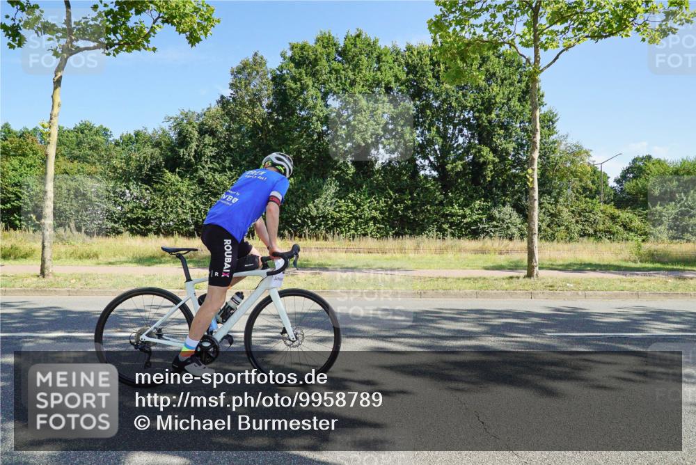 09.08.2026 - GEWOBA Citytriathlon Bremen Michael Burmester http://msf.ph/oto/9958789 09.08.2026 11:07:10 Radfahren 159 meine-sportfotos.de