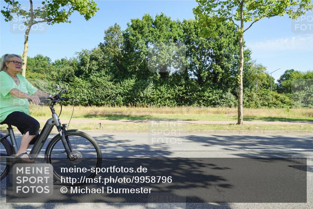 09.08.2026 - GEWOBA Citytriathlon Bremen Michael Burmester http://msf.ph/oto/9958796 09.08.2026 11:30:47 Radfahren  meine-sportfotos.de