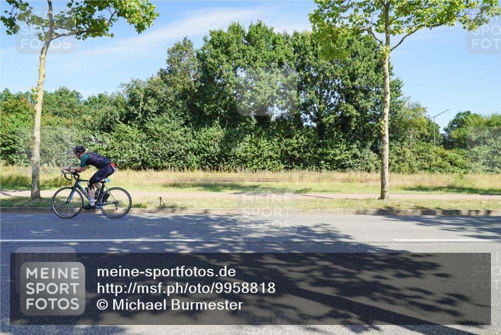 09.08.2026 - GEWOBA Citytriathlon Bremen Michael Burmester http://msf.ph/oto/9958818 09.08.2026 12:03:27 Radfahren 657 meine-sportfotos.de