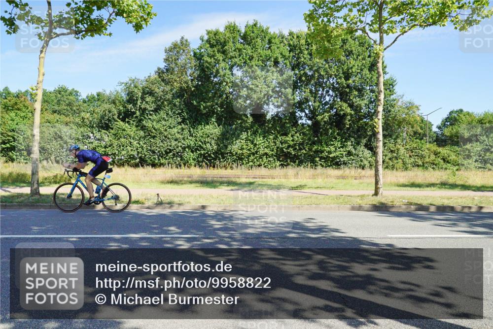 09.08.2026 - GEWOBA Citytriathlon Bremen Michael Burmester http://msf.ph/oto/9958822 09.08.2026 12:04:01 Radfahren  meine-sportfotos.de