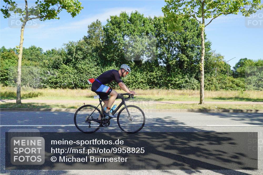 09.08.2026 - GEWOBA Citytriathlon Bremen Michael Burmester http://msf.ph/oto/9958825 09.08.2026 12:04:12 Radfahren 595, 678 meine-sportfotos.de