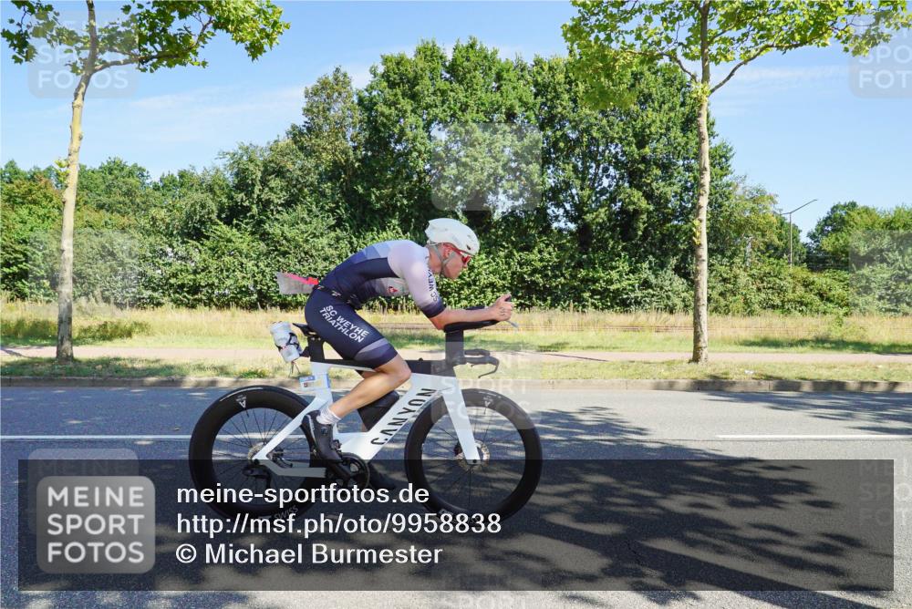 09.08.2026 - GEWOBA Citytriathlon Bremen Michael Burmester http://msf.ph/oto/9958838 09.08.2026 12:05:24 Radfahren 560, 757, 1110 meine-sportfotos.de