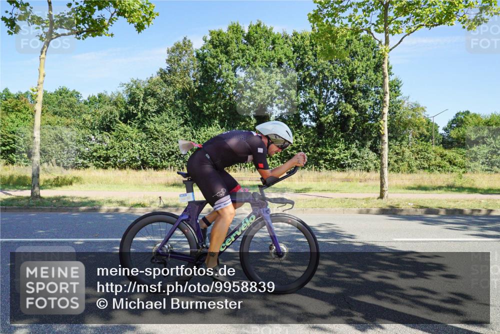 09.08.2026 - GEWOBA Citytriathlon Bremen Michael Burmester http://msf.ph/oto/9958839 09.08.2026 12:05:26 Radfahren 560, 757, 1110 meine-sportfotos.de