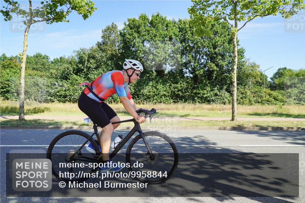 09.08.2026 - GEWOBA Citytriathlon Bremen Michael Burmester http://msf.ph/oto/9958844 09.08.2026 12:05:35 Radfahren 541, 560, 562, 623, 695, 696, 757, 1110 meine-sportfotos.de