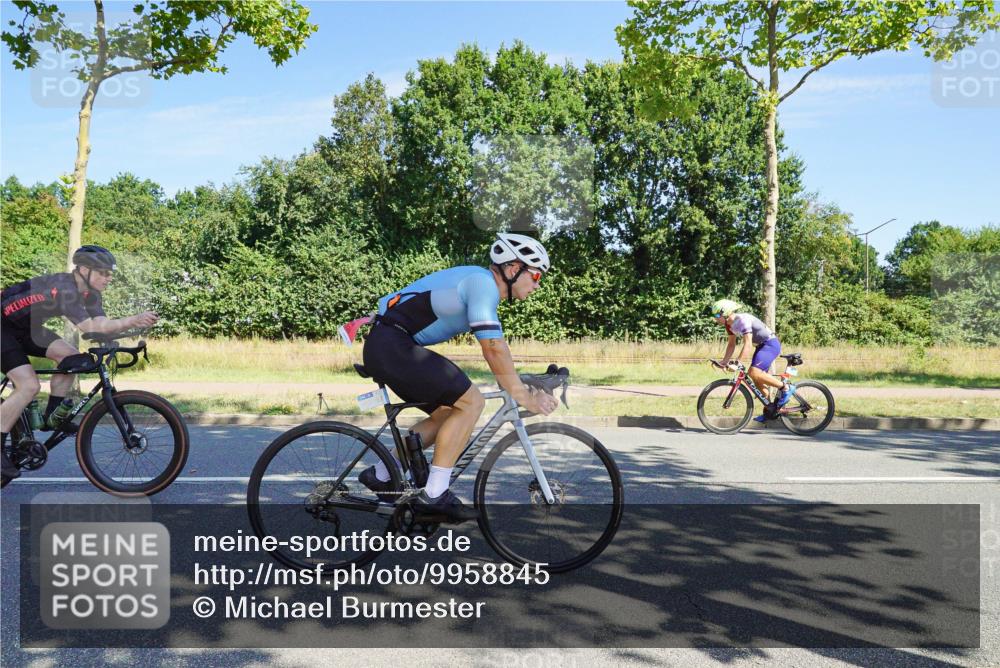 09.08.2026 - GEWOBA Citytriathlon Bremen Michael Burmester http://msf.ph/oto/9958845 09.08.2026 12:05:36 Radfahren 541, 560, 562, 623, 695, 696, 757, 1110 meine-sportfotos.de