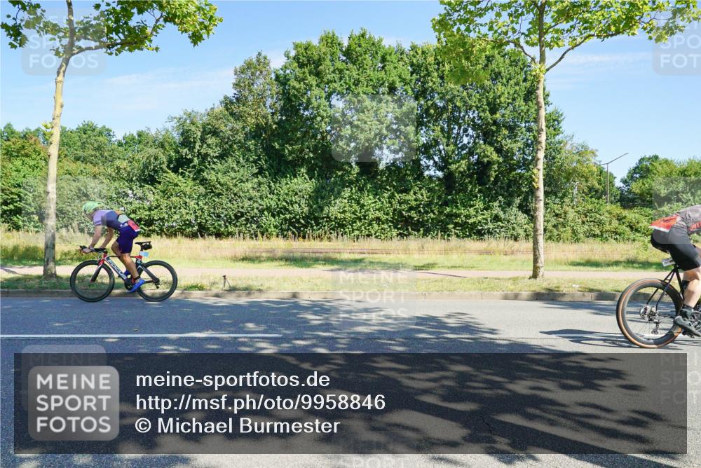 09.08.2026 - GEWOBA Citytriathlon Bremen Michael Burmester http://msf.ph/oto/9958846 09.08.2026 12:05:37 Radfahren 541, 560, 562, 623, 695, 696, 757, 1110 meine-sportfotos.de