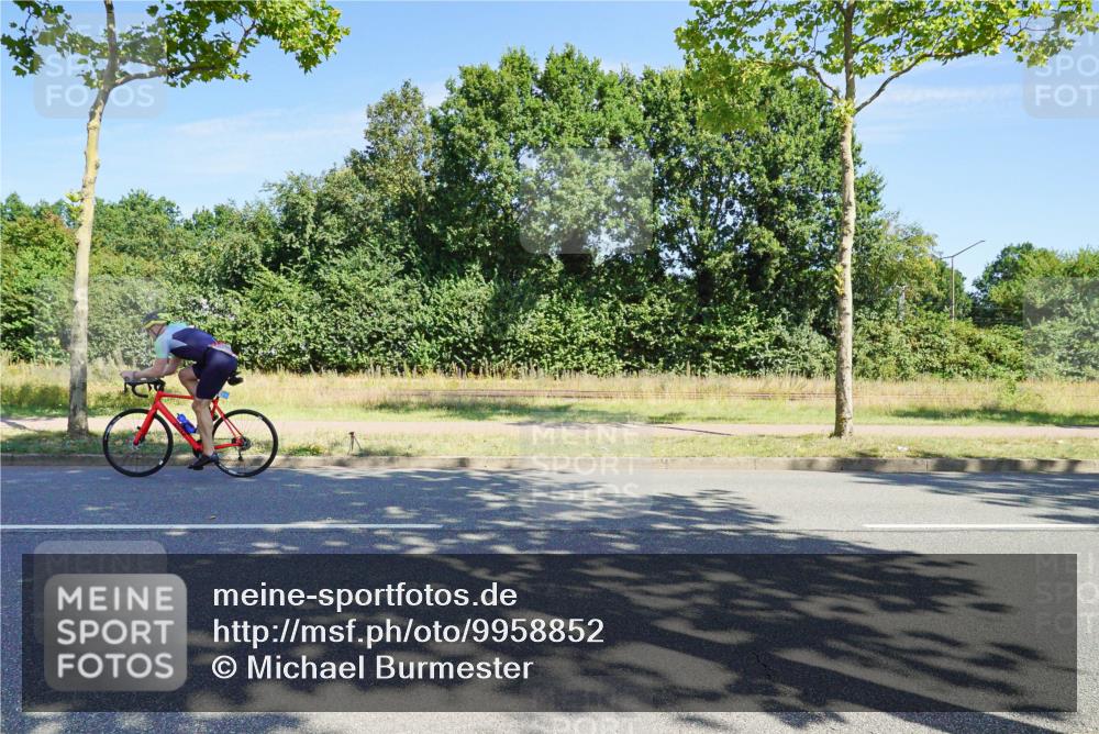 09.08.2026 - GEWOBA Citytriathlon Bremen Michael Burmester http://msf.ph/oto/9958852 09.08.2026 12:05:51 Radfahren 541, 694, 695, 696 meine-sportfotos.de