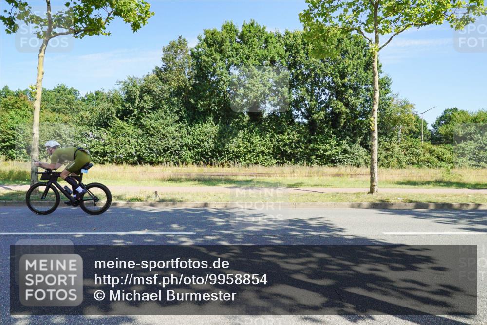 09.08.2026 - GEWOBA Citytriathlon Bremen Michael Burmester http://msf.ph/oto/9958854 09.08.2026 12:05:59 Radfahren 694 meine-sportfotos.de