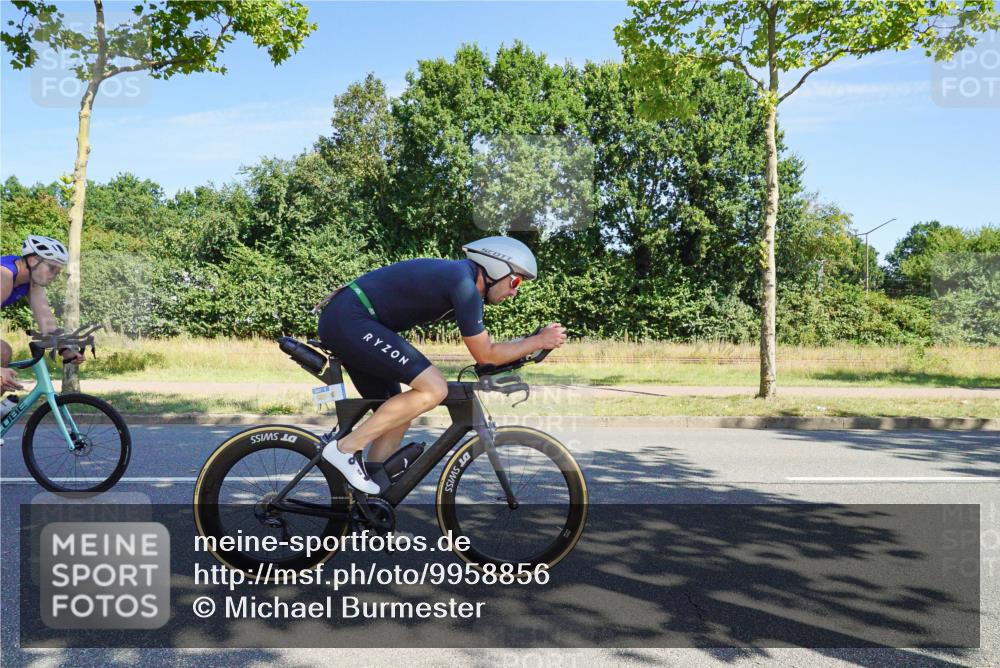 09.08.2026 - GEWOBA Citytriathlon Bremen Michael Burmester http://msf.ph/oto/9958856 09.08.2026 12:06:13 Radfahren 559, 664, 687 meine-sportfotos.de