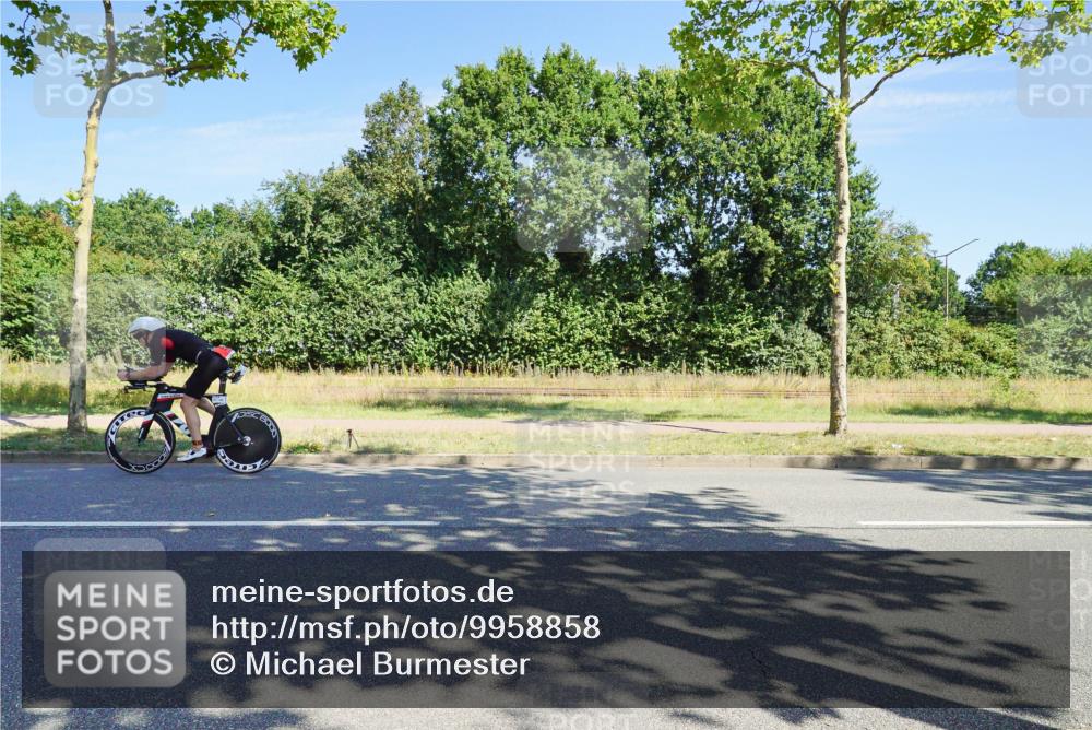 09.08.2026 - GEWOBA Citytriathlon Bremen Michael Burmester http://msf.ph/oto/9958858 09.08.2026 12:06:17 Radfahren 559, 604, 664, 687, 701 meine-sportfotos.de