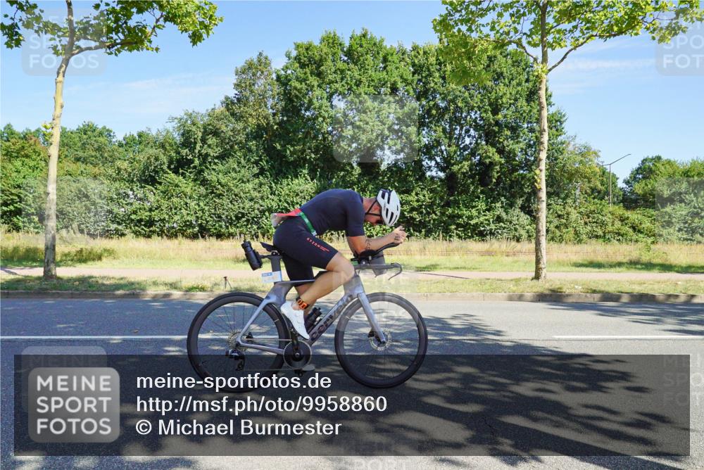 09.08.2026 - GEWOBA Citytriathlon Bremen Michael Burmester http://msf.ph/oto/9958860 09.08.2026 12:06:24 Radfahren 559, 571, 604, 651, 664, 687, 701, 707 meine-sportfotos.de
