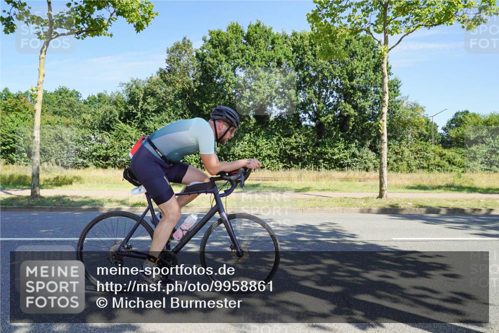 09.08.2026 - GEWOBA Citytriathlon Bremen Michael Burmester http://msf.ph/oto/9958861 09.08.2026 12:06:27 Radfahren 559, 571, 604, 651, 664, 701, 707 meine-sportfotos.de