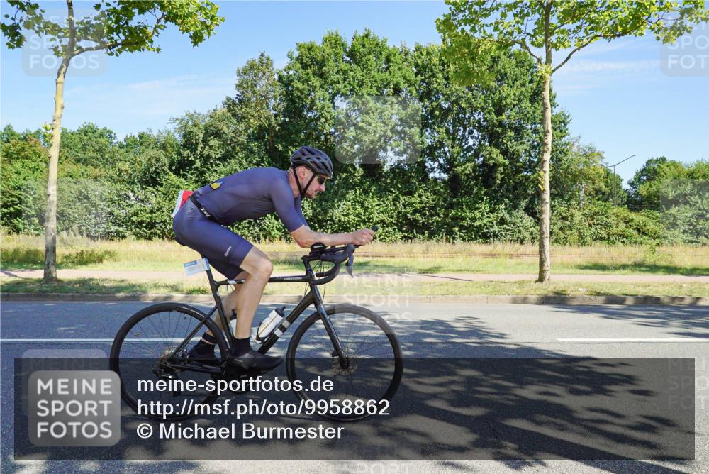 09.08.2026 - GEWOBA Citytriathlon Bremen Michael Burmester http://msf.ph/oto/9958862 09.08.2026 12:06:32 Radfahren 571, 604, 651, 701, 707, 720 meine-sportfotos.de