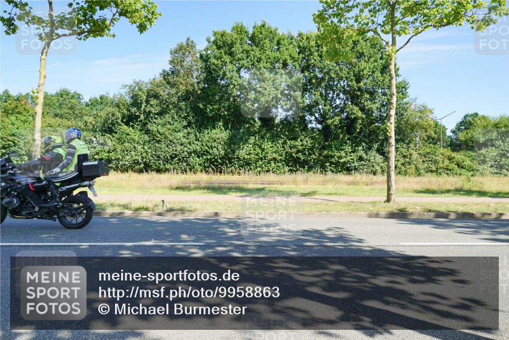 09.08.2026 - GEWOBA Citytriathlon Bremen Michael Burmester http://msf.ph/oto/9958863 09.08.2026 12:06:36 Radfahren 571, 604, 651, 707, 720 meine-sportfotos.de