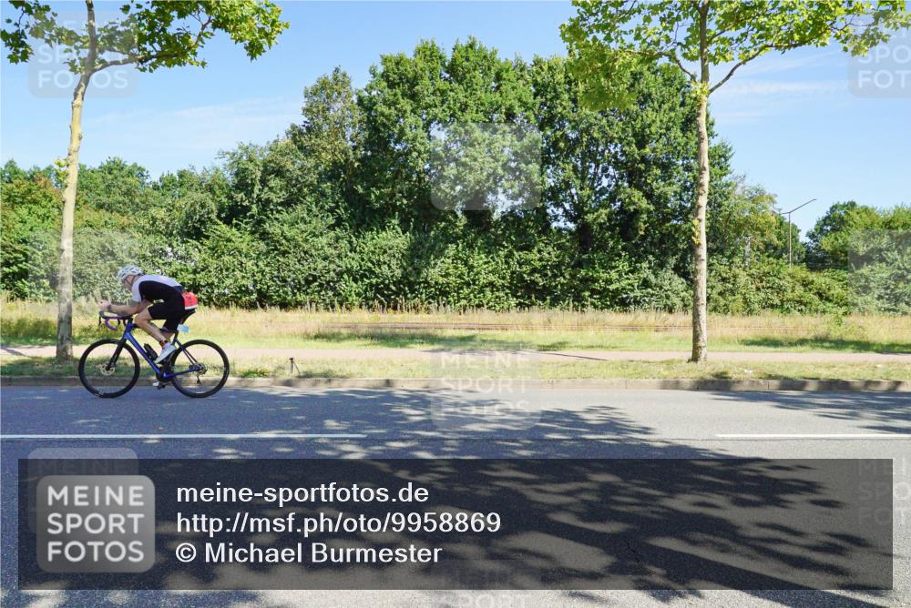 09.08.2026 - GEWOBA Citytriathlon Bremen Michael Burmester http://msf.ph/oto/9958869 09.08.2026 12:06:52 Radfahren 612, 737 meine-sportfotos.de