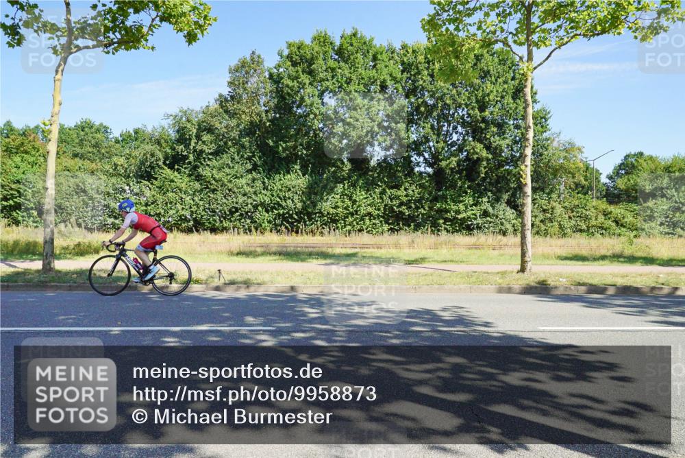 09.08.2026 - GEWOBA Citytriathlon Bremen Michael Burmester http://msf.ph/oto/9958873 09.08.2026 12:07:02 Radfahren 737 meine-sportfotos.de