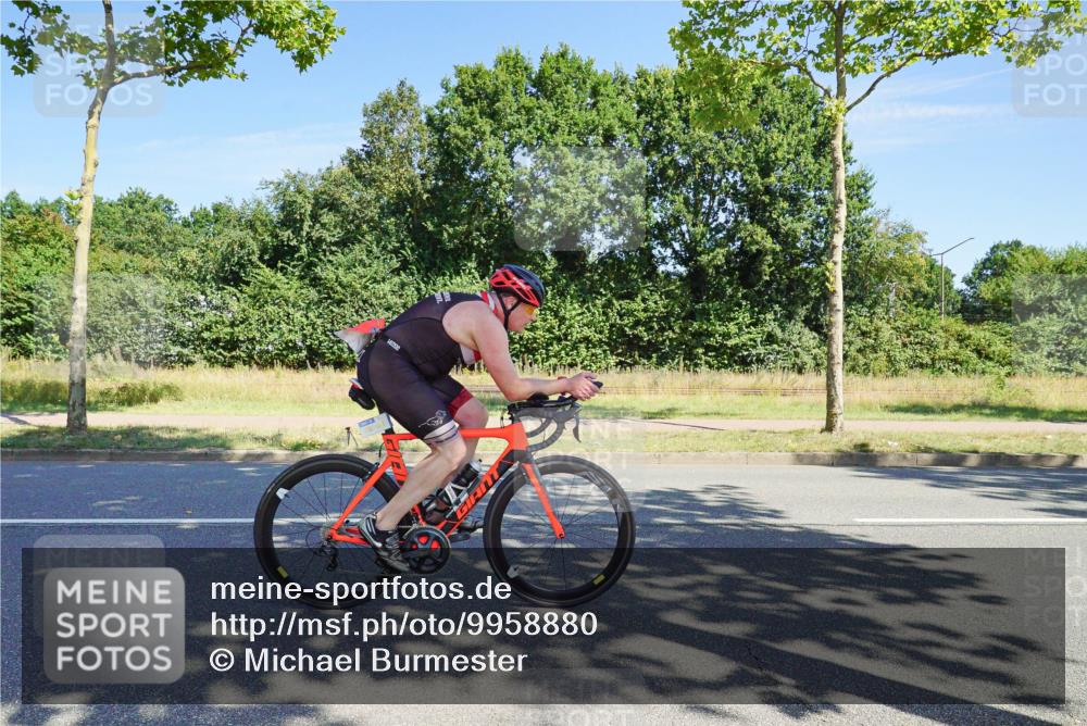 09.08.2026 - GEWOBA Citytriathlon Bremen Michael Burmester http://msf.ph/oto/9958880 09.08.2026 12:07:30 Radfahren 586, 628, 761 meine-sportfotos.de