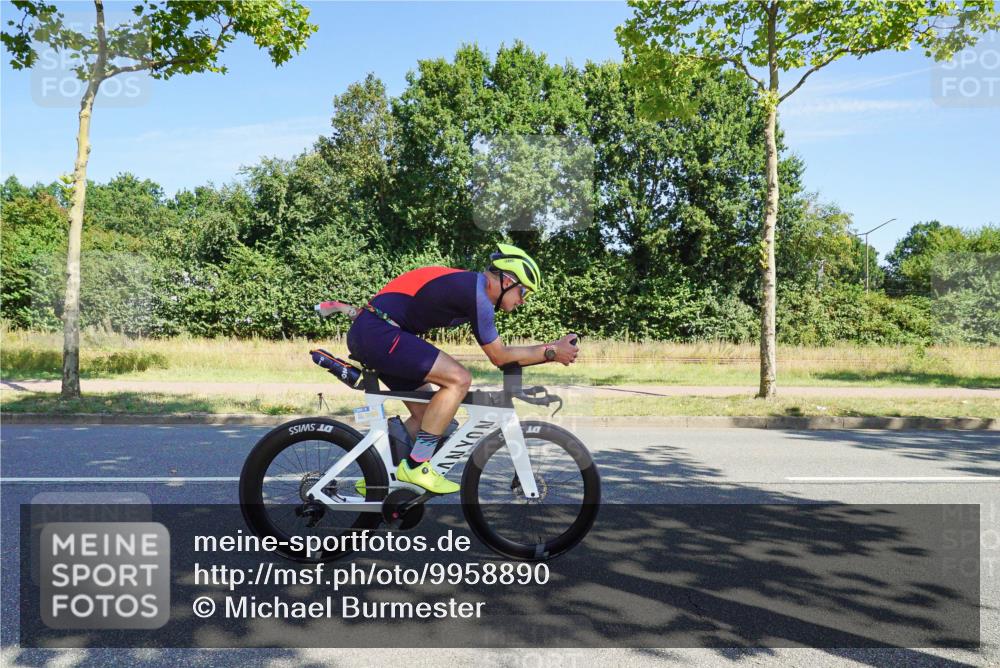 09.08.2026 - GEWOBA Citytriathlon Bremen Michael Burmester http://msf.ph/oto/9958890 09.08.2026 12:07:52 Radfahren 572, 577, 614, 649, 705, 1001 meine-sportfotos.de