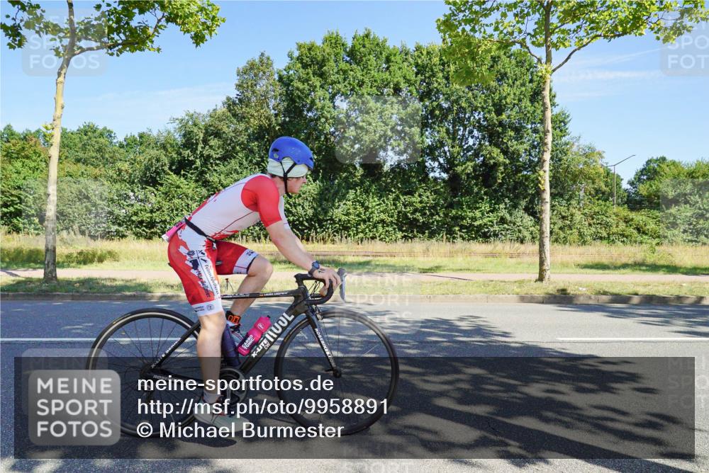09.08.2026 - GEWOBA Citytriathlon Bremen Michael Burmester http://msf.ph/oto/9958891 09.08.2026 12:07:54 Radfahren 572, 577, 614, 649, 705, 1001 meine-sportfotos.de
