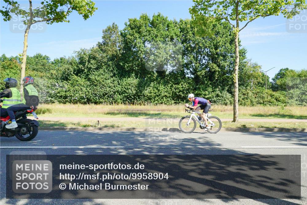 09.08.2026 - GEWOBA Citytriathlon Bremen Michael Burmester http://msf.ph/oto/9958904 09.08.2026 12:08:28 Radfahren 548, 558, 601, 602, 620 meine-sportfotos.de