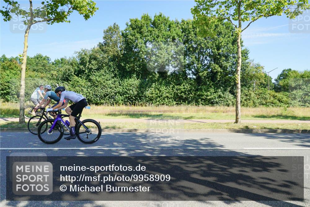 09.08.2026 - GEWOBA Citytriathlon Bremen Michael Burmester http://msf.ph/oto/9958909 09.08.2026 12:08:38 Radfahren 548, 558, 602, 620, 643, 711 meine-sportfotos.de