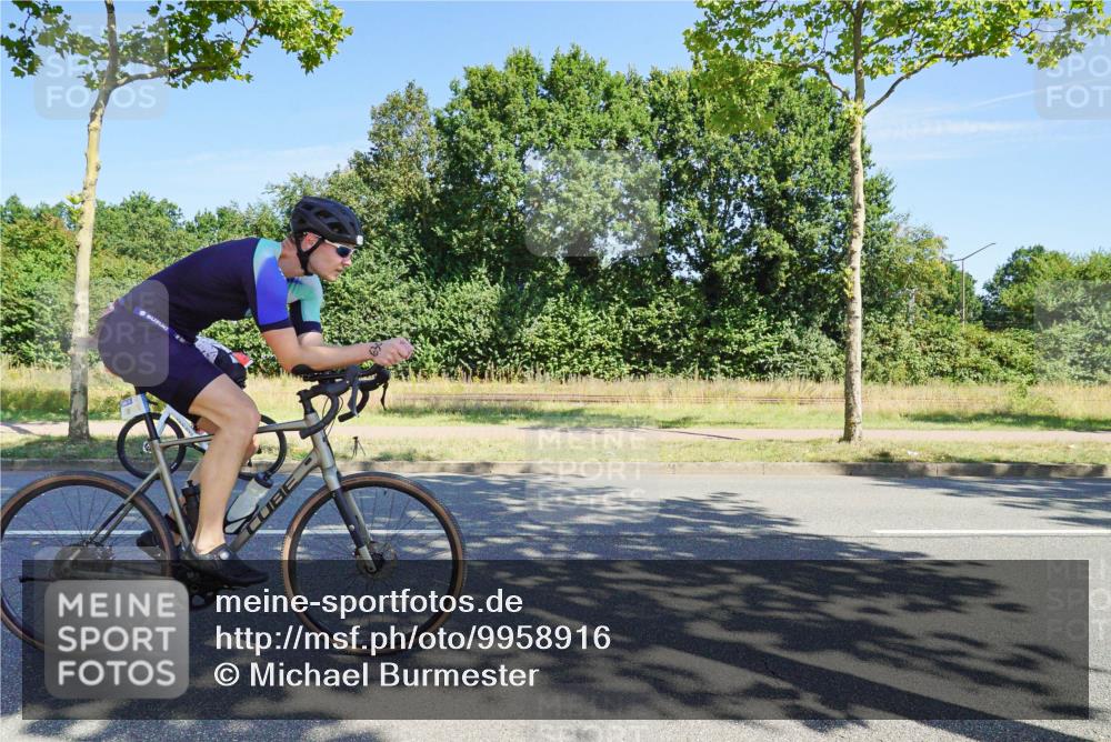 09.08.2026 - GEWOBA Citytriathlon Bremen Michael Burmester http://msf.ph/oto/9958916 09.08.2026 12:08:55 Radfahren 630, 643, 699, 711, 803, 858 meine-sportfotos.de