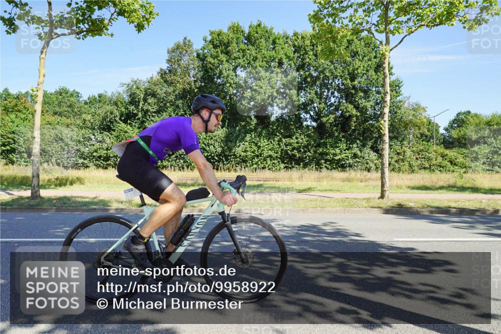 09.08.2026 - GEWOBA Citytriathlon Bremen Michael Burmester http://msf.ph/oto/9958922 09.08.2026 12:09:03 Radfahren 607, 630, 654, 699, 700, 803, 858, 1121 meine-sportfotos.de