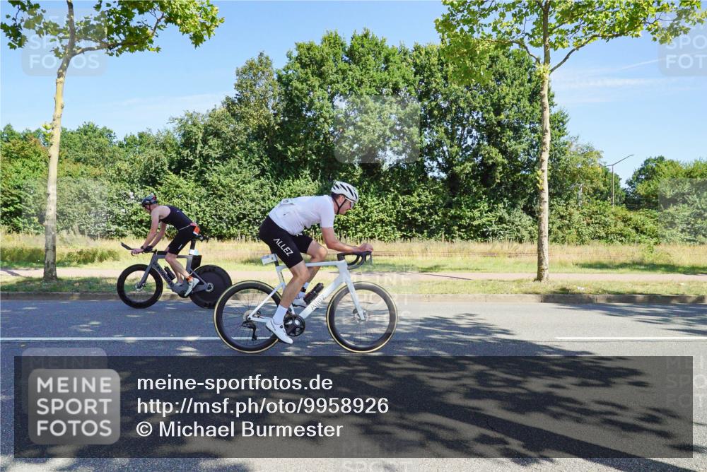 09.08.2026 - GEWOBA Citytriathlon Bremen Michael Burmester http://msf.ph/oto/9958926 09.08.2026 12:09:07 Radfahren 607, 630, 654, 675, 699, 700, 858, 1121 meine-sportfotos.de
