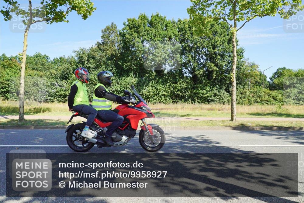 09.08.2026 - GEWOBA Citytriathlon Bremen Michael Burmester http://msf.ph/oto/9958927 09.08.2026 12:09:08 Radfahren 607, 630, 654, 675, 699, 700, 858, 1121 meine-sportfotos.de